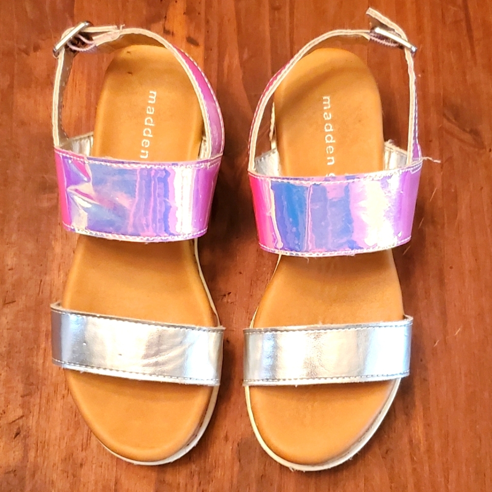 Madden Girl Size 2 Sandals